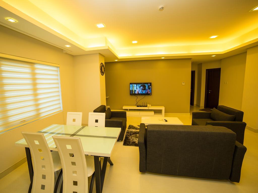 Golden Rose Luxury Suites Manamah Buitenkant foto