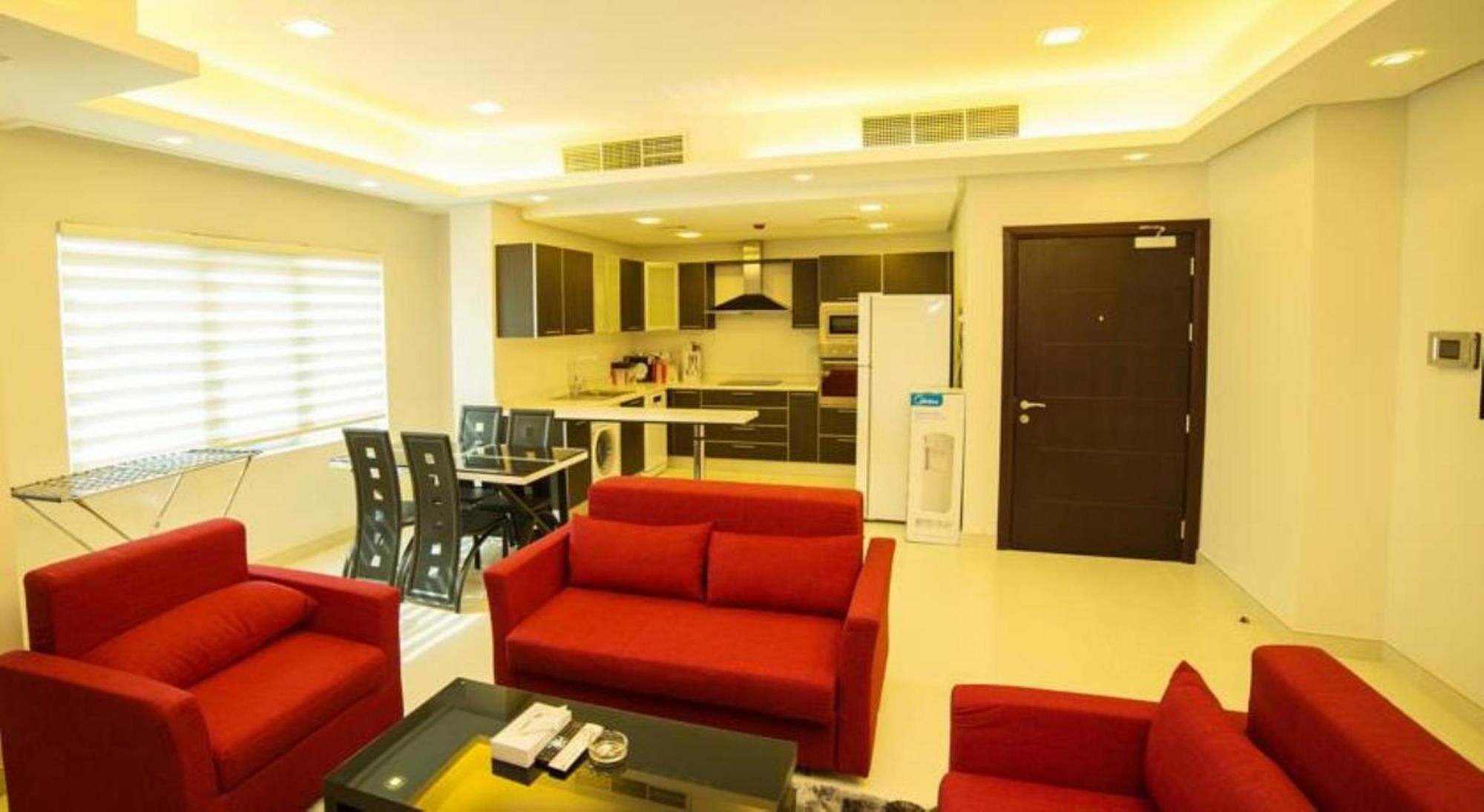 Golden Rose Luxury Suites Manamah Buitenkant foto